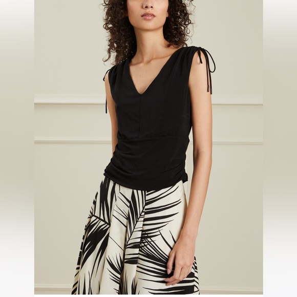 MaxMara Tops - MaxMara Studio Black Sleeveless Top. Size: Small 160/84A Condition: Very good